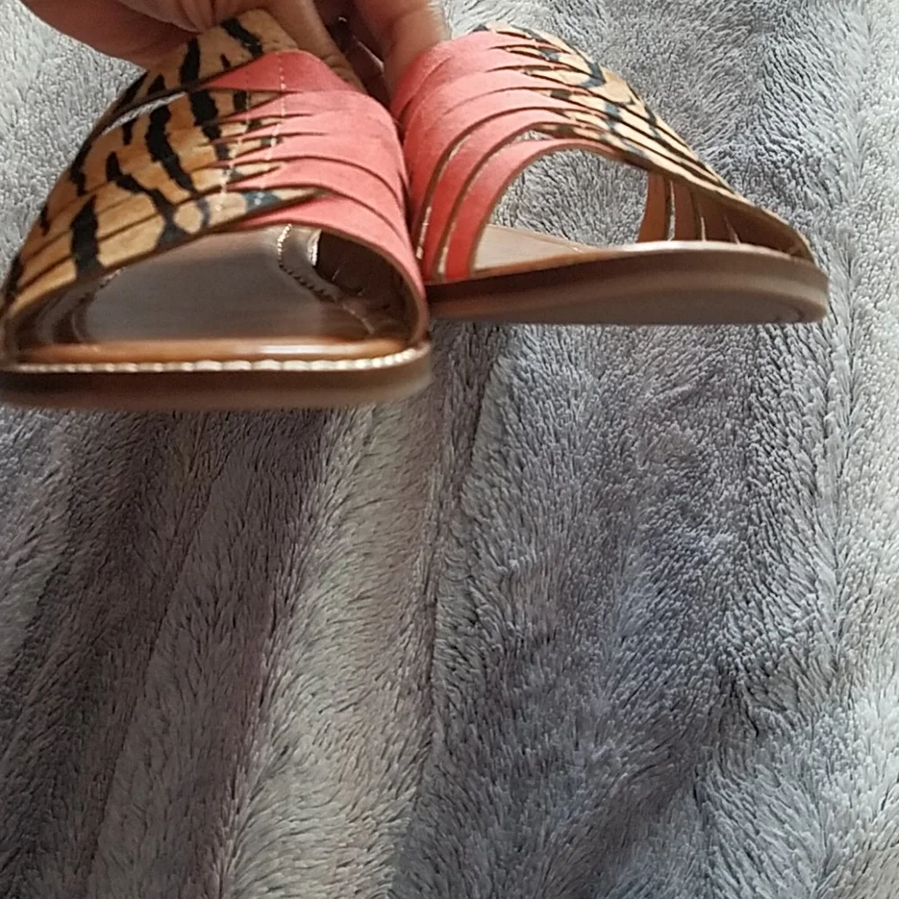 Crown Vintage Sandals NWOT Size 7.5